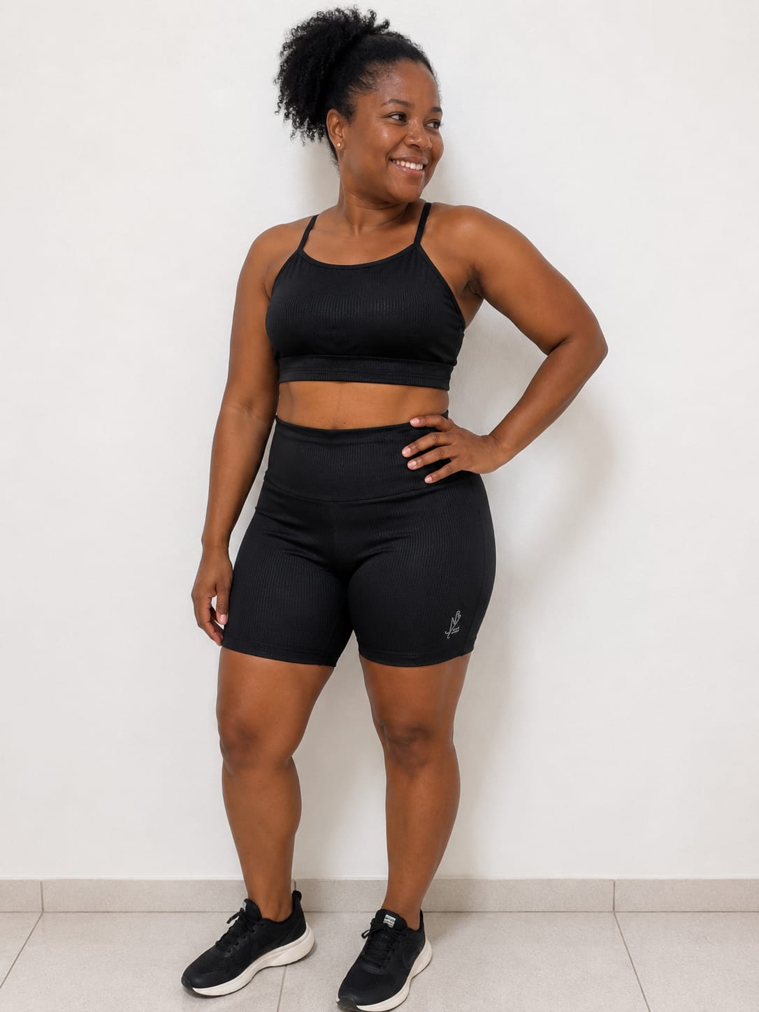 Conjunto Fitness Feminino Pretinho Básico M Preto